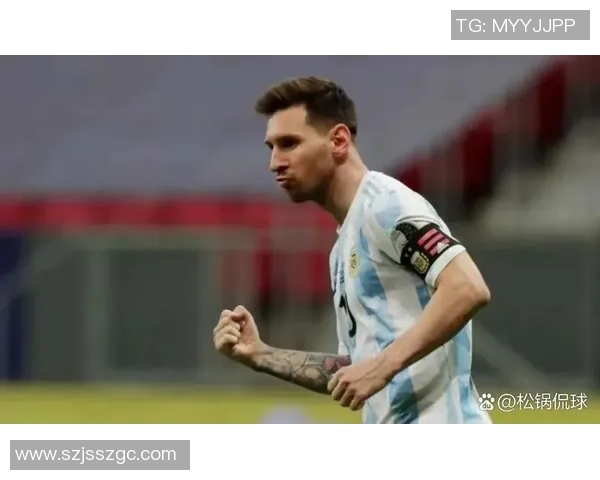 全球足球巨星盘点：从梅西到C罗的传奇故事与成长之路