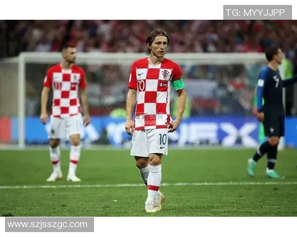 威朗足球球星风采解析:从场上表现到个人成就的全面剖析 威朗足球球星风采解析:从场上表现到个人成就的全面剖析