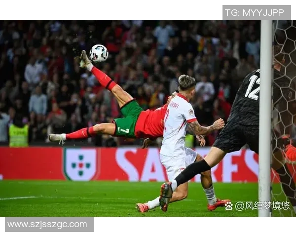 小鹏足球球星卡社2号限量版发布 引领球迷收藏新风潮 小鹏足球球星卡社2号限量版发布 引领球迷收藏新风潮