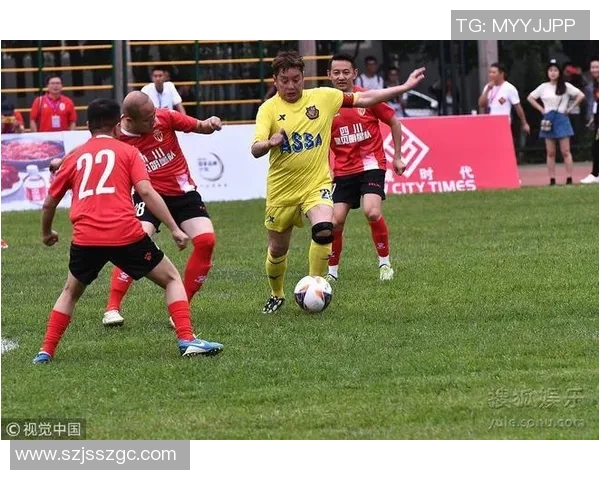 足球巨星宅家化身拳击手挥汗如雨展现不一样的运动激情 足球巨星宅家化身拳击手挥汗如雨展现不一样的运动激情