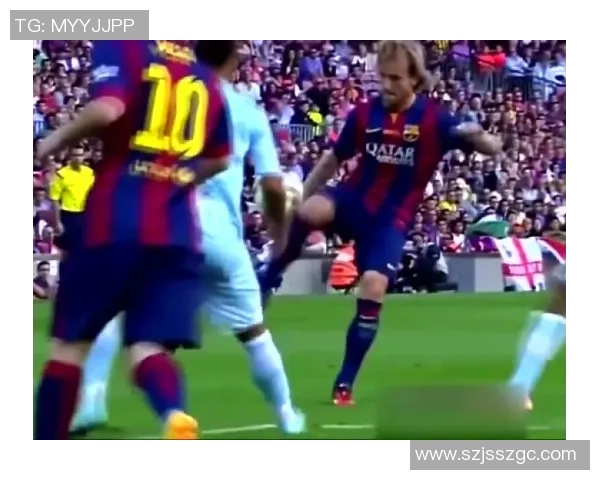 足球球星与超模的璀璨邂逅：豪门与时尚界的完美碰撞