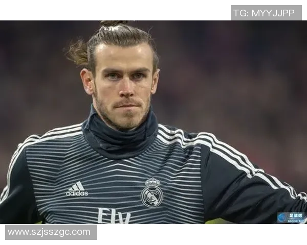 足球球星墙布：展示明星风采，点亮球迷生活空间的创意选择